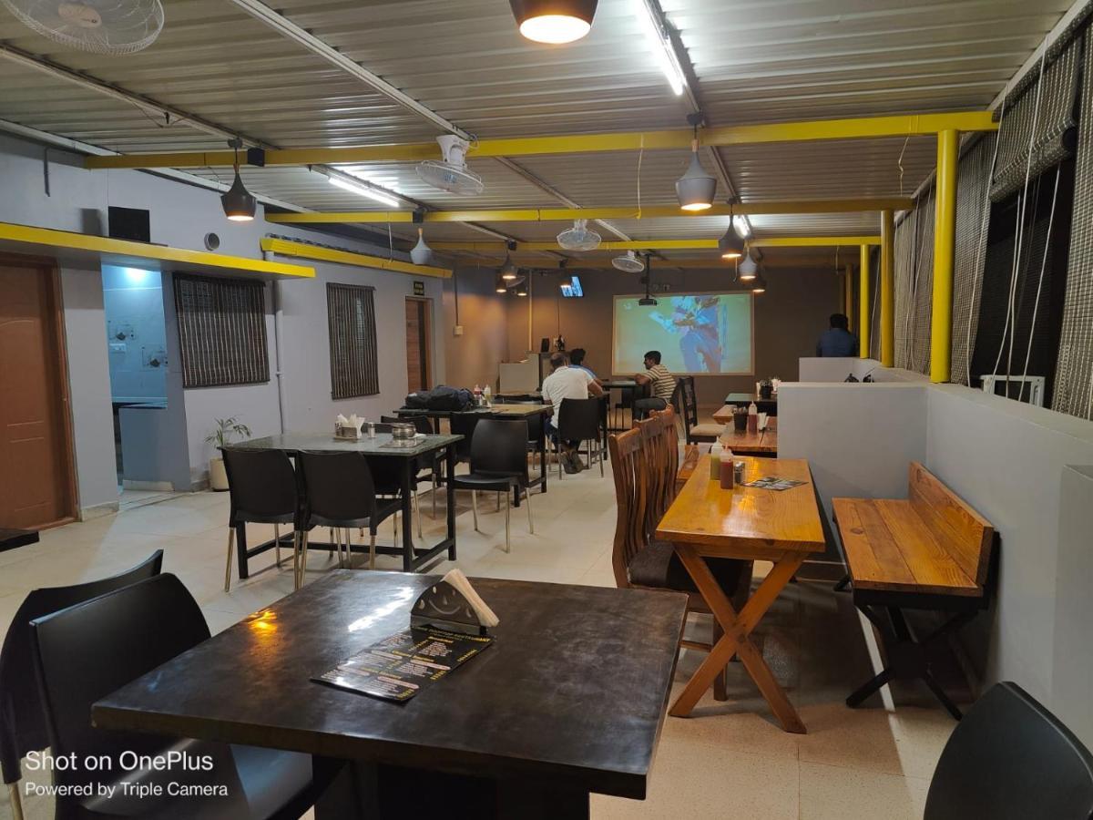 Pristine Inn Manyata Bangalore Luaran gambar